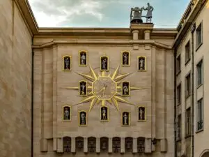 Clock La Grand-Place