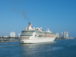 lawjr cruise 4092417 1920