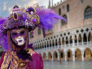 What Are the Best Things to Do in Venice nouveaumonde34 masks 1879572 1920
