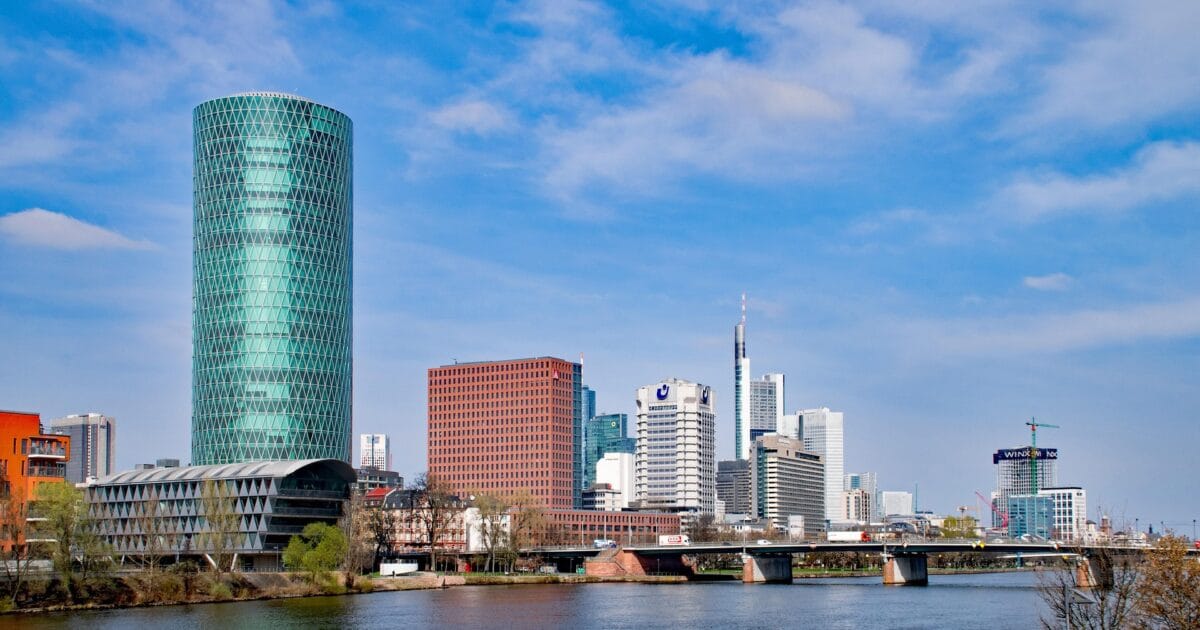 lapping frankfurt 2174494 1920