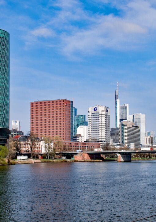 lapping frankfurt 2174494 1920