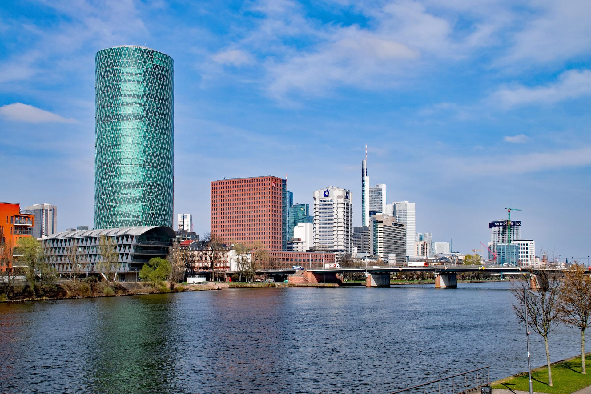 Best Things to Do in Frankfurt lapping frankfurt 2174494 1920