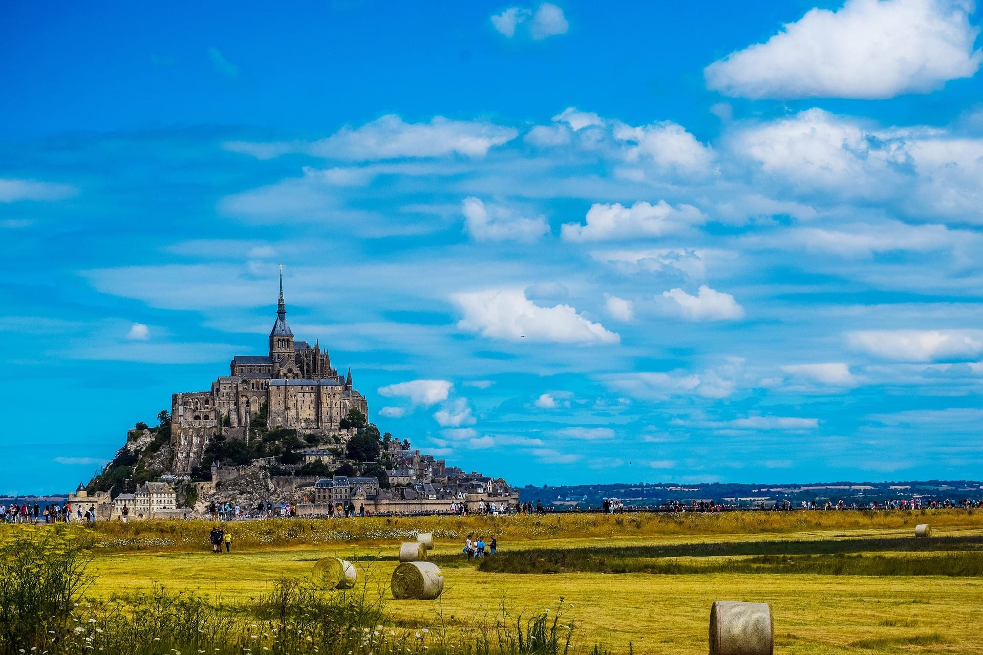 Best Places to Visit in Mont-Saint-Michel tomazj mont saint michel 7367173 1920